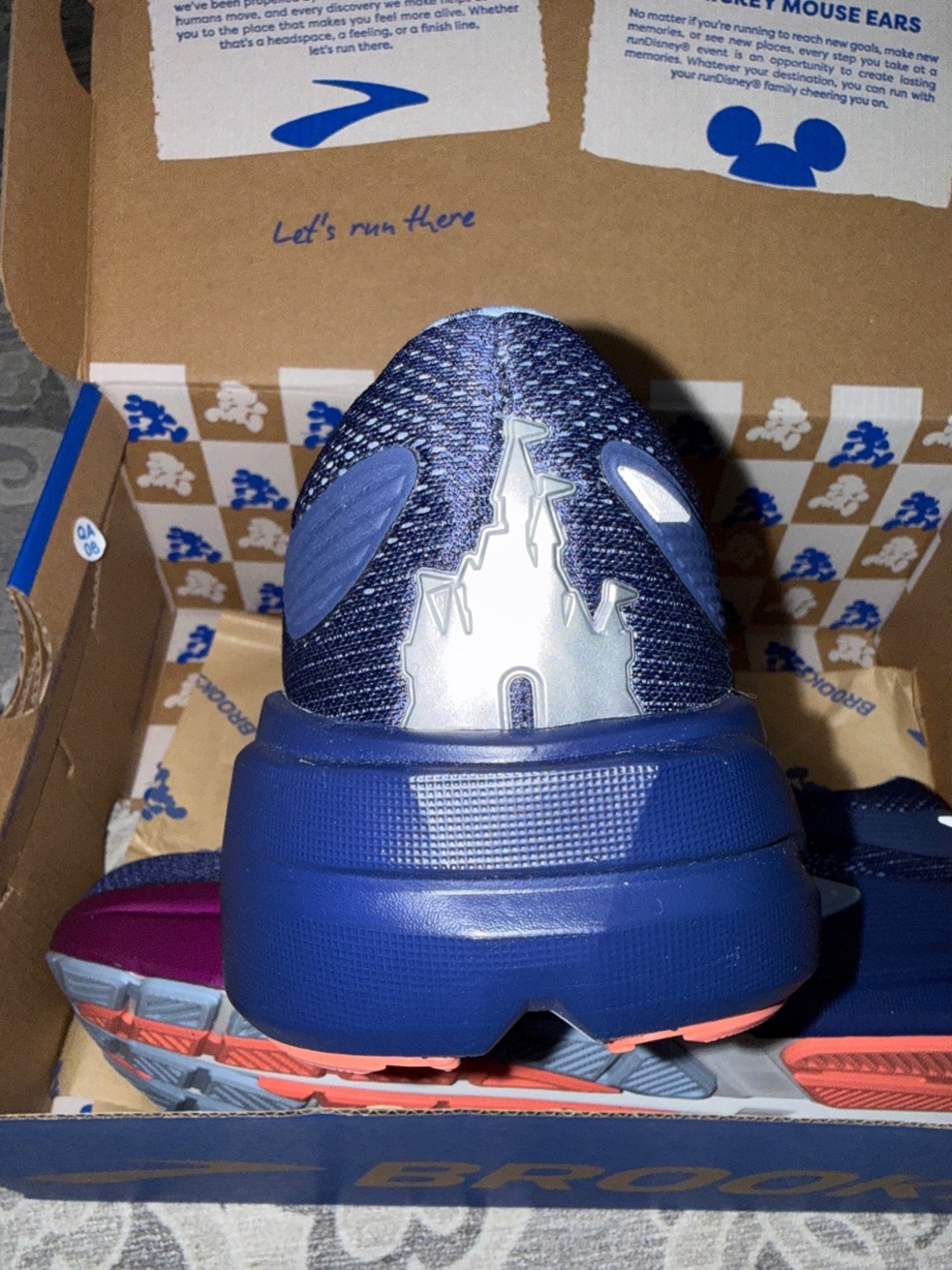 NEW Limited Edition RunDisney Brooks Ghost Cinderella Castle Shoes 💙 - Picture 7 of 7